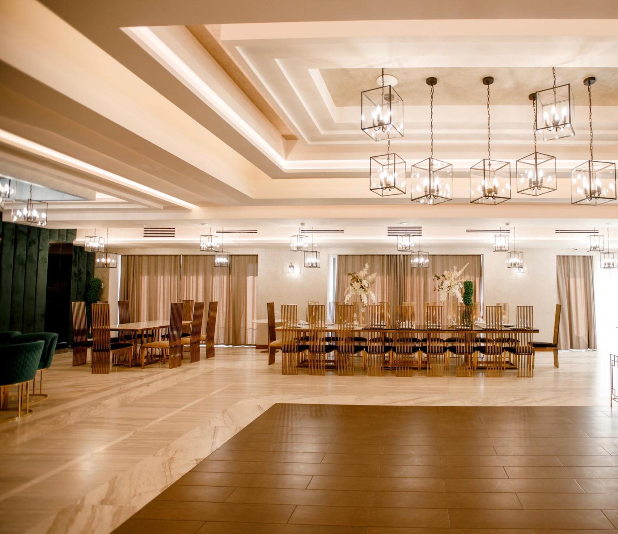 アガバビアンズ ホテル エレバン エクステリア 写真 The ballroom