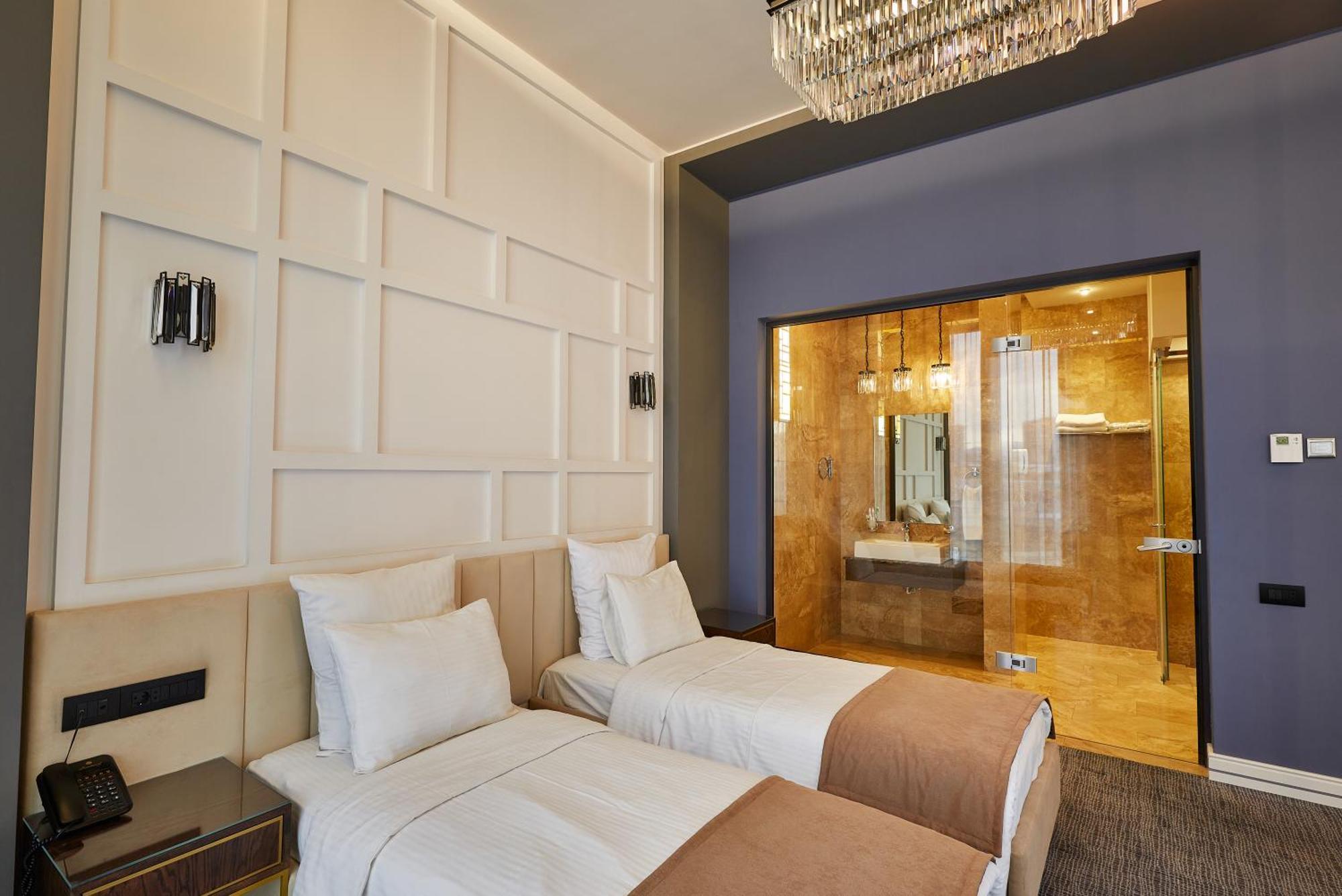 アガバビアンズ ホテル エレバン 部屋 写真 A room at the hotel