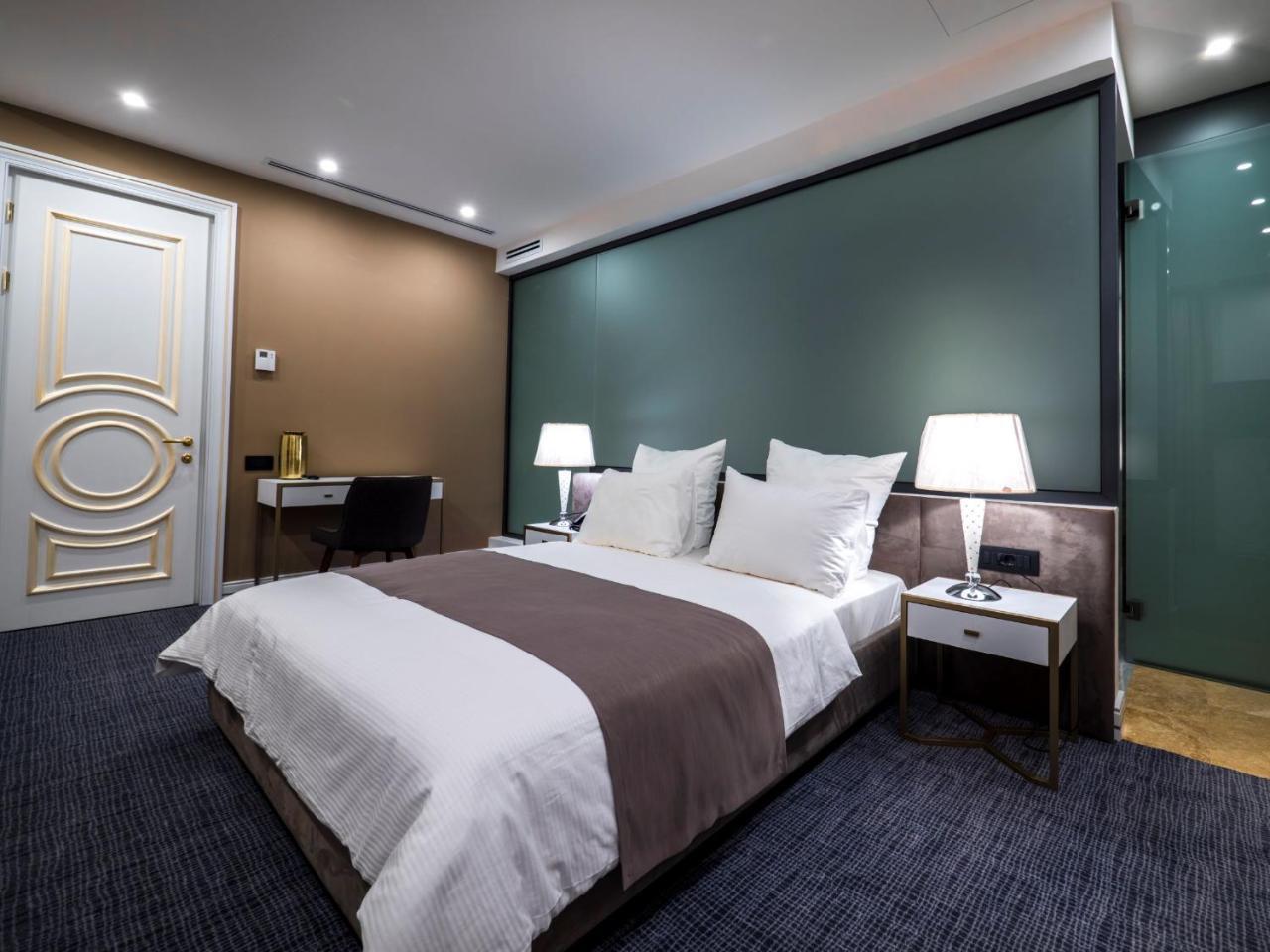 アガバビアンズ ホテル エレバン エクステリア 写真 Deluxe room