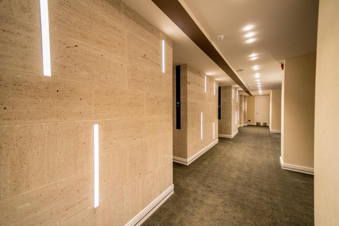 アガバビアンズ ホテル エレバン エクステリア 写真 Interior of the building